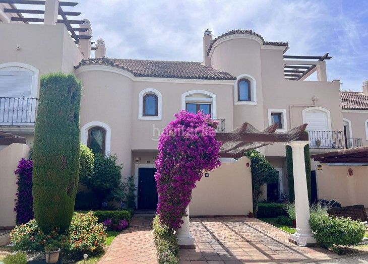Foto 4070fa63-c664-4e85-8857-4ac12426ea64. Casa adossada a calle calendula 39 a Paraiso - Barronal Estepona