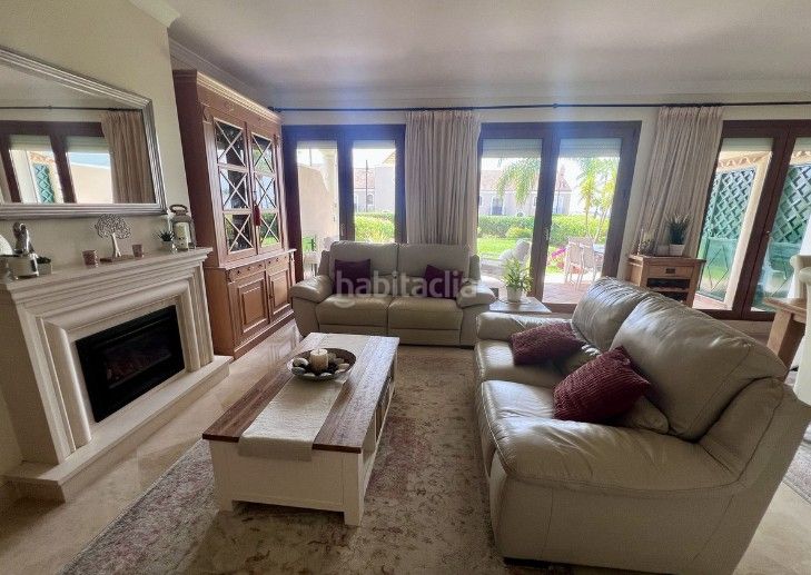 Foto 56d43b33-d30c-45c3-8773-e081482aa504. Casa adossada a calle calendula 39 a Paraiso - Barronal Estepona