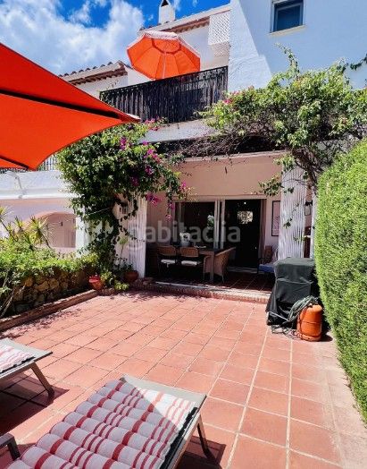 Foto a36f3c23-7795-44c7-852a-99f34aa5d3b5. Casa adossada a calle calendula 18 a Paraiso - Barronal Estepona