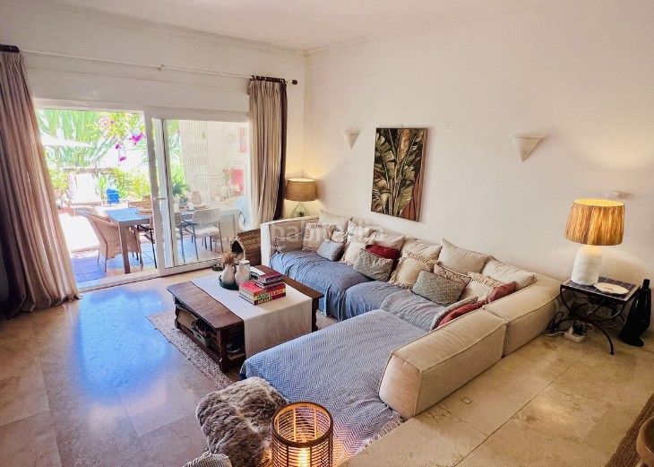 Foto d46f0282-a4ff-4f1a-a02f-56771f02a004. Casa adossada a calle calendula 18 a Paraiso - Barronal Estepona