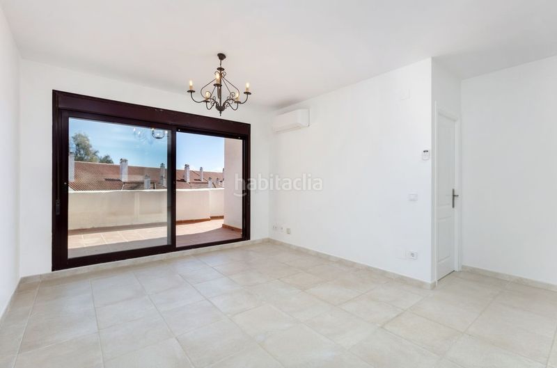 Foto 9124044c-c9f0-4269-9efc-162e9062730d. Pis a calle las ventas 2 a Nueva Andalucía centro Marbella