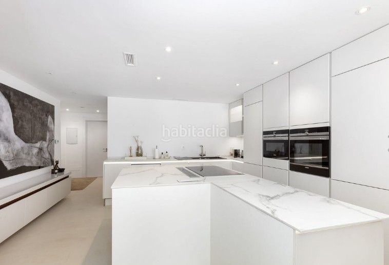 Foto c6fdaca5-4a1f-4ce6-9778-c297dc435ee0. Apartament a calle las ventas 1 a Nueva Andalucía centro Marbella