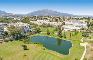 Attique à Camino cortes 57b. Espectacular ático con terraza de 40 m² en guadalmina alta | vis
