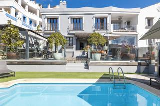 Xalet a Calle la heredia 34. Chalet adosado en venta en calle la heredia