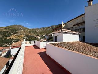 Masia a Lentegí. Gran casa de pueblo a la venta en lentegí