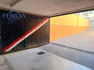 Parking coche en Almuñecar centro. Plaza de aparcamiento  trastero a la venta en avda. juan carlos
