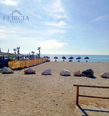 Bauernhof in Centro Internacional. Casa de pueblo frente al mar a la venta en torrox costa