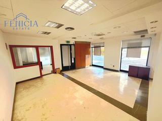 Location Local commercial à Almuñecar centro. Magnífico local en alquiler en almuñécar centro