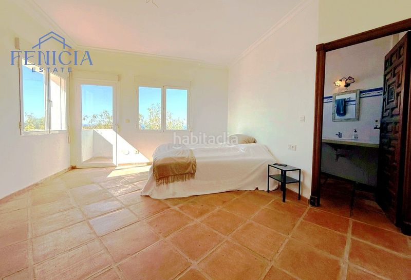 Foto d959efa6-a4f0-43ff-8409-ab834d80682c. Chalet en Punta La Mona Almuñécar