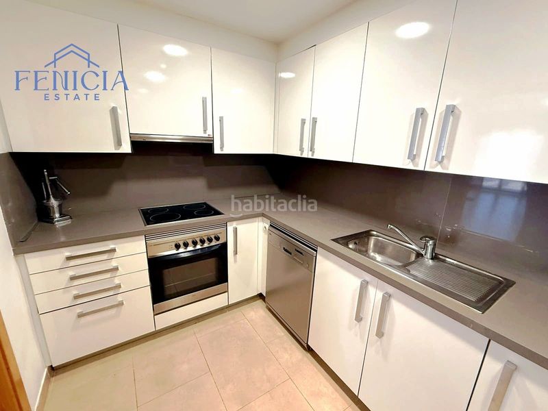 Foto c3e340b2-1652-496b-88c4-3c44a91415cc. Casa adossada amb piscina a Velilla - Velilla Taramay Almuñécar
