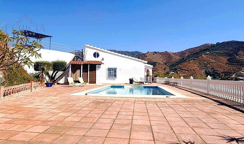 Foto a612b115-d1d0-4673-954b-5d95c8943d91. Casa amb piscina a El Rescate - Río Seco Almuñécar