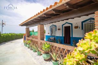 Masía en La Herradura. Cortijo en venta en el pago de guerra en la herradura