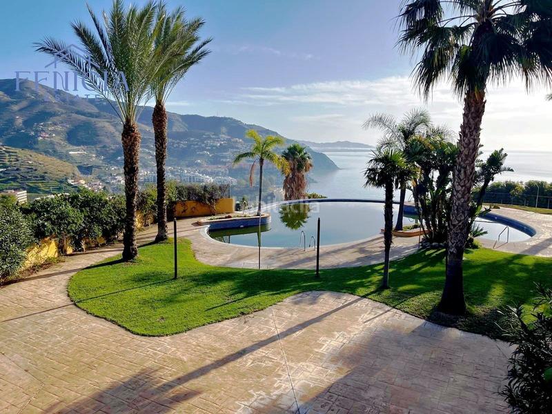 Foto ec06b502-c8b6-43b9-aadf-2a6aafd75f4a. Casa adossada amb piscina a Velilla - Velilla Taramay Almuñécar