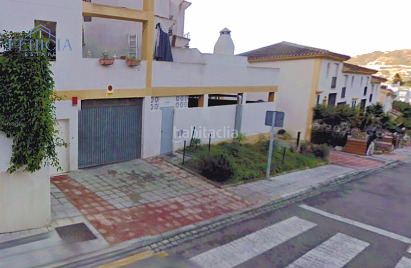 Foto 4f9855bf-338a-4436-93ff-9cffbd1e4ef0. Aparcament cotxe a La Herradura Almuñécar