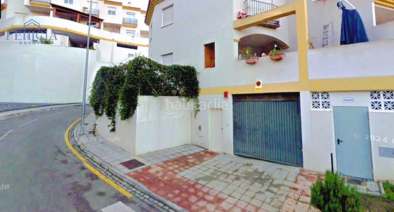 Foto f4758183-48a4-4d30-9836-8b065a630339. Aparcament cotxe a La Herradura Almuñécar