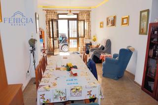 Pis a Almuñecar centro. Apartamento con garaje a la venta en el casco antiguo de almuñéc