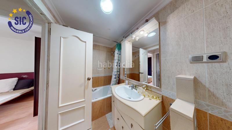 Foto 2618e559-19b2-4835-b8e5-bfc2c4f0df8d. Piso  de tres habitaciones y terraza en Malilla en Valencia