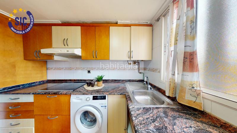 Foto ea0f76cd-683d-435d-99bc-9ba837a771c4. Piso  de tres habitaciones y terraza en Malilla en Valencia