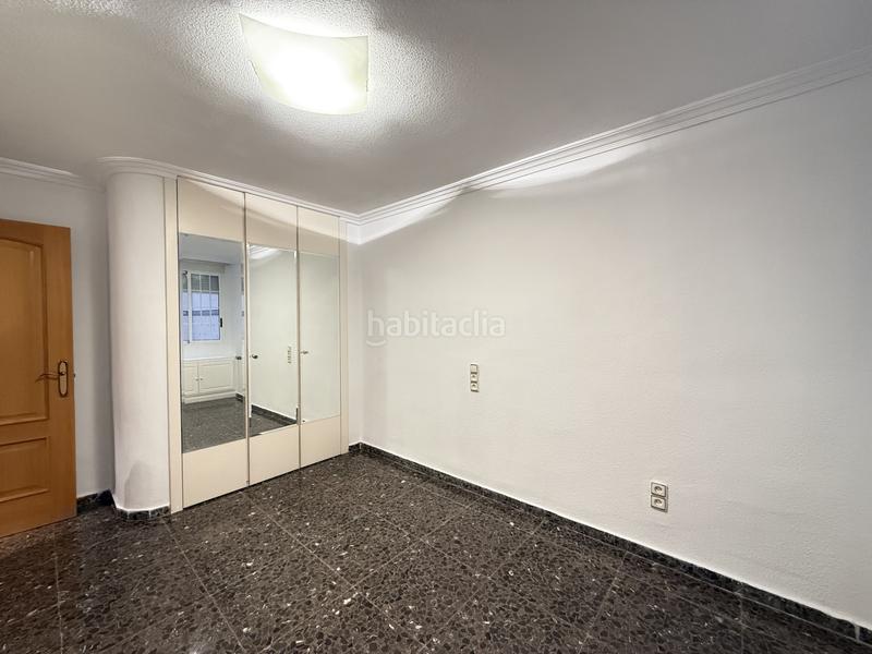 Foto ce296bd9-752d-4814-bac6-ad9d55484194. Rent flat in Valencia - cl santa amalia 2 in Trinitat Valencia