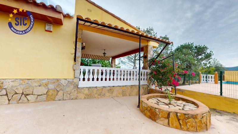 Foto 21ae1eb3-52ce-497e-889e-f607f8a705df. Casa en Enguera - parcela 140 paraje el charral 104 gran chalet rustico en montaña en Enguera