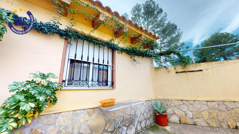 Foto 3cddcb38-51b9-4180-b612-f8015333d210. Casa en Enguera - parcela 140 paraje el charral 104 gran chalet rustico en montaña en Enguera