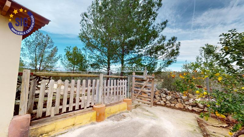 Foto 653d23dd-0185-4a8b-9ed7-3991d20f4a34. Casa en Enguera - parcela 140 paraje el charral 104 gran chalet rustico en montaña en Enguera