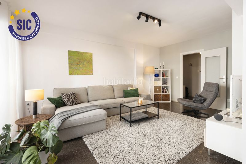 Piso en Valencia - cl juan ramon jimenez 36 gran vivienda de 3 habitaciones, 2 baños, garaje y terraza, en venta en Malilla en Valencia - Imagen 2