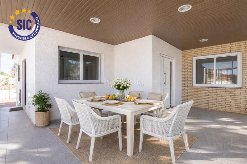 Foto 0efcba9b-ee64-445b-9cf2-1a56d6c7393c. Casa amb calefacció aparcament piscina a Entrepinos Eliana (l´)