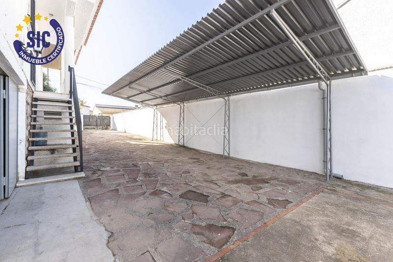 Foto 223a6c25-f6c6-439d-b92c-caf38eb9af3c. Casa amb calefacció aparcament piscina a Entrepinos Eliana (l´)