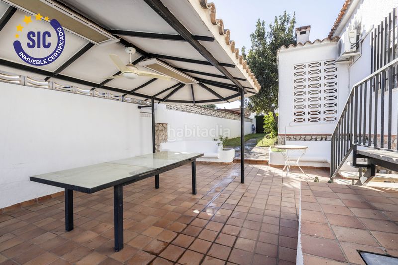 Foto 2b358d62-66ab-45fc-8679-b28043716f9d. Casa amb calefacció aparcament piscina a Entrepinos Eliana (l´)