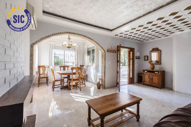 Foto 2c2e3c88-8c47-4ac0-bc27-8f38bdcc43be. Casa amb calefacció aparcament piscina a Entrepinos Eliana (l´)