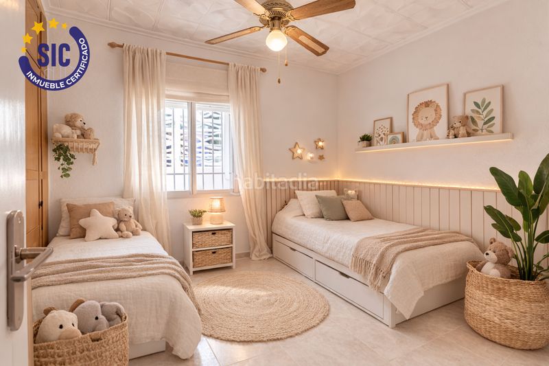 Foto 3d7d3f3a-f3d1-492a-b3d0-e38f1f243bc1. Casa amb calefacció aparcament piscina a Entrepinos Eliana (l´)