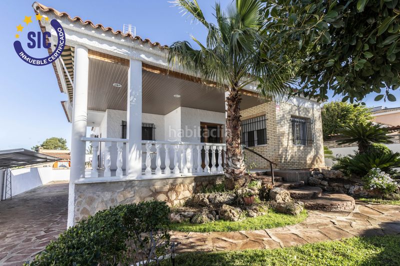 Foto 8b166476-a69e-4141-be7c-a96fc1184738. Casa amb calefacció aparcament piscina a Entrepinos Eliana (l´)