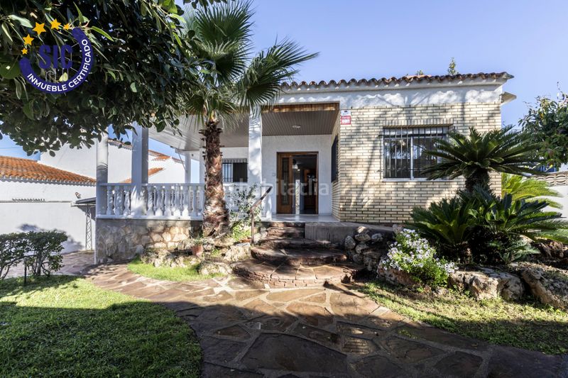 Foto a14eb667-ae37-40ee-a8d9-bd4501099aba. Casa amb calefacció aparcament piscina a Entrepinos Eliana (l´)