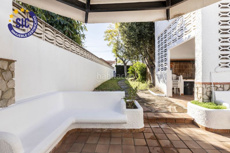 Foto a41ff443-f5c2-4147-ad04-5e9f6c265025. Casa amb calefacció aparcament piscina a Entrepinos Eliana (l´)