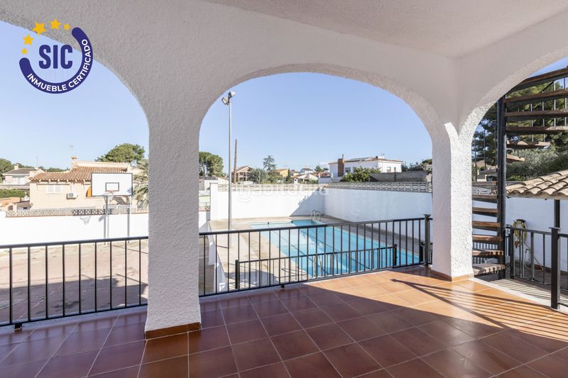Foto ae77f901-1690-4384-bd2f-a1275e4fe5b3. Casa amb calefacció aparcament piscina a Entrepinos Eliana (l´)