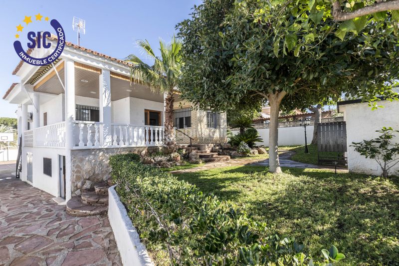 Foto c1ed75b1-bf31-4ea5-b3fd-7974c130e751. Casa amb calefacció aparcament piscina a Entrepinos Eliana (l´)