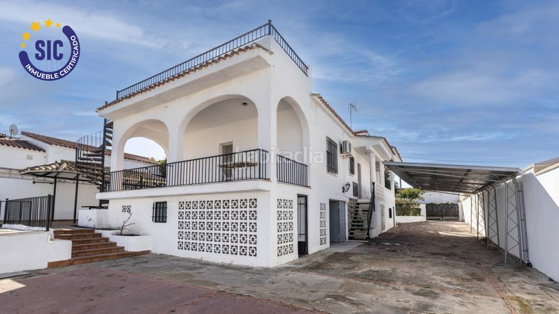 Foto f37673a8-0f34-450b-8c21-2bc92f9bbc79. Casa amb calefacció aparcament piscina a Entrepinos Eliana (l´)