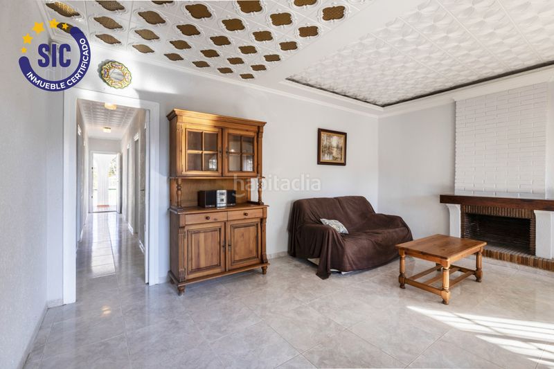 Foto f91b79a9-01a1-4c0a-b05c-98db64513412. Casa amb calefacció aparcament piscina a Entrepinos Eliana (l´)