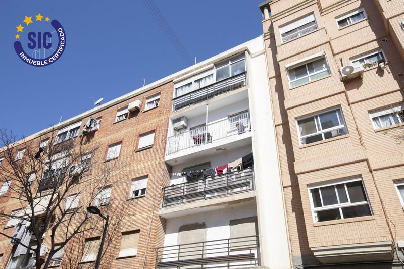 Foto 704670a5-f55f-4593-a67d-06e9bc945ee9. Pis amb calefacció a Natzaret Valencia