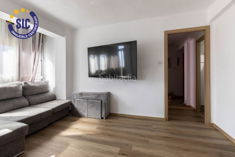 Foto ab53f74b-f96f-44f9-af87-26f28c6bb0fb. Pis amb calefacció a Natzaret Valencia