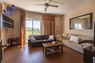 Casa adossada en Llombai - cl peixquera 13. Adosado de 3 habitaciones, 2 ba�os, s�tano acondicionado y espac