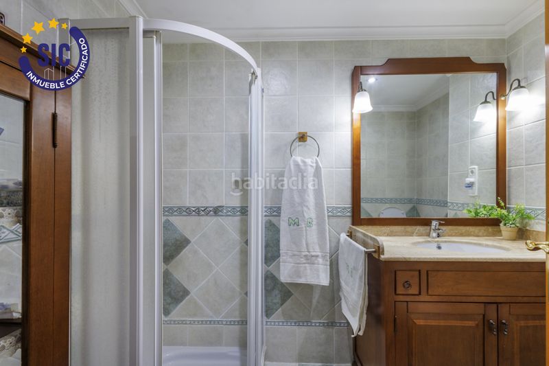Foto 442018a0-e5ff-4cb2-92a1-904cabb70cb3. Casa adossada amb aparcament a Carlet