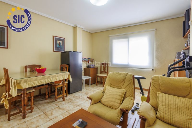 Foto 4d04caae-33c8-456b-81b4-a2227aeff324. Casa adossada amb aparcament a Carlet