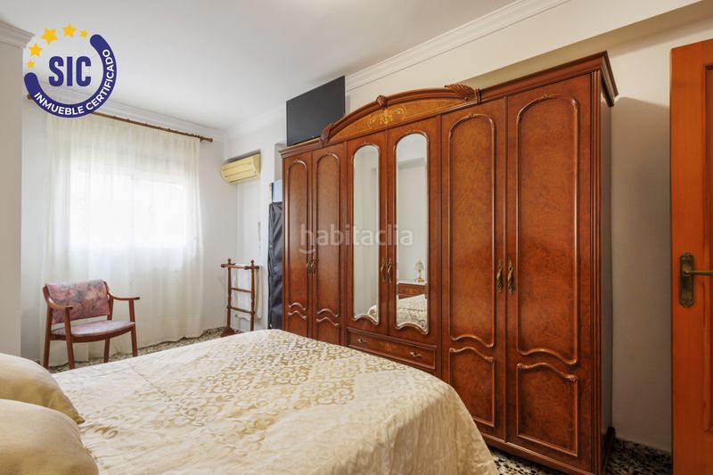 Foto ca9e0e64-6256-4599-9b7e-d85d1e321b32. Casa adossada amb aparcament a Carlet