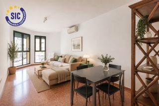 Pis  Valencia - cl montichelvo. Piso de 2 dormitorios, 2 ba�os y peque�a terraza, en venta, en m