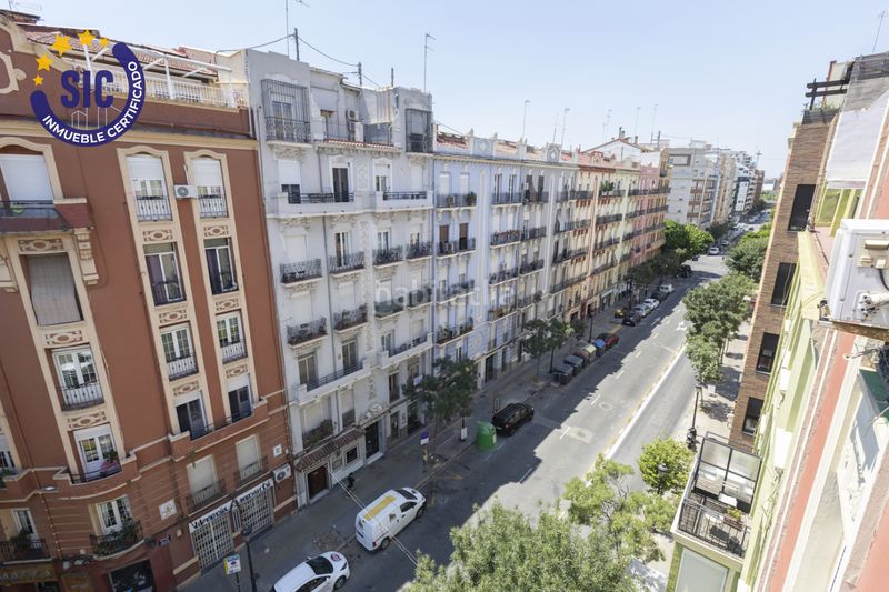 Foto a1d5d0e7-c0ae-47fb-af73-bff191a7707d. Pis a Russafa Valencia