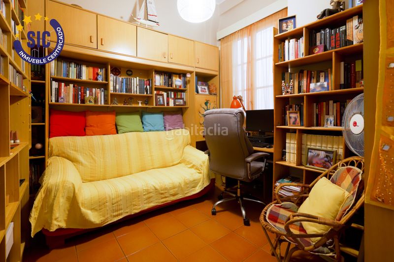 Foto 4e569cd9-e6ba-4190-989a-f5c2db6510c2. Pis a Russafa Valencia