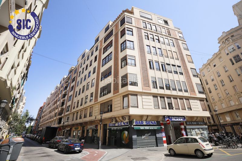 Foto a2090608-8c0a-4f03-8d5f-4719d6a6fe19. Pis a Russafa Valencia