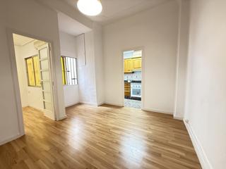 Rent Flat in Valencia - cl pintor vila prades 21. Piso en alquiler con terraza en zona extramurs
